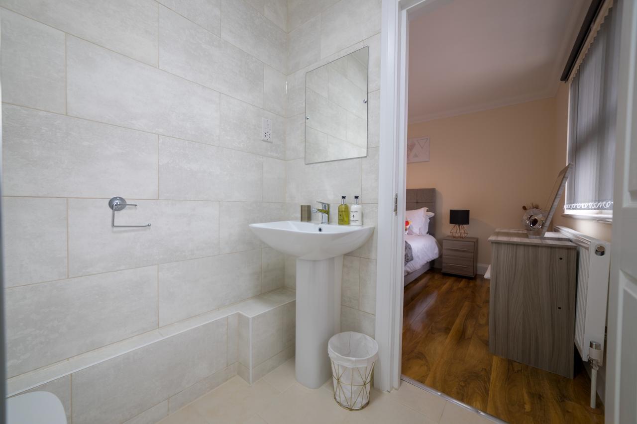 London Heathrow Serviced Apartments Ashford  Exteriér fotografie